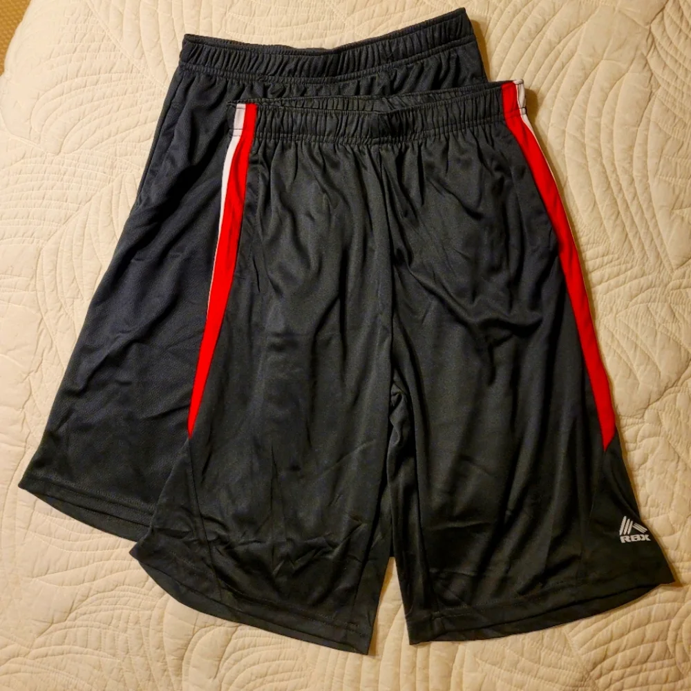 😊 EUC 2 Boy's Black Reebok Shorts 14 / 16